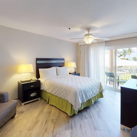 The Grand Caymanian Resort George Town Bagian luar foto