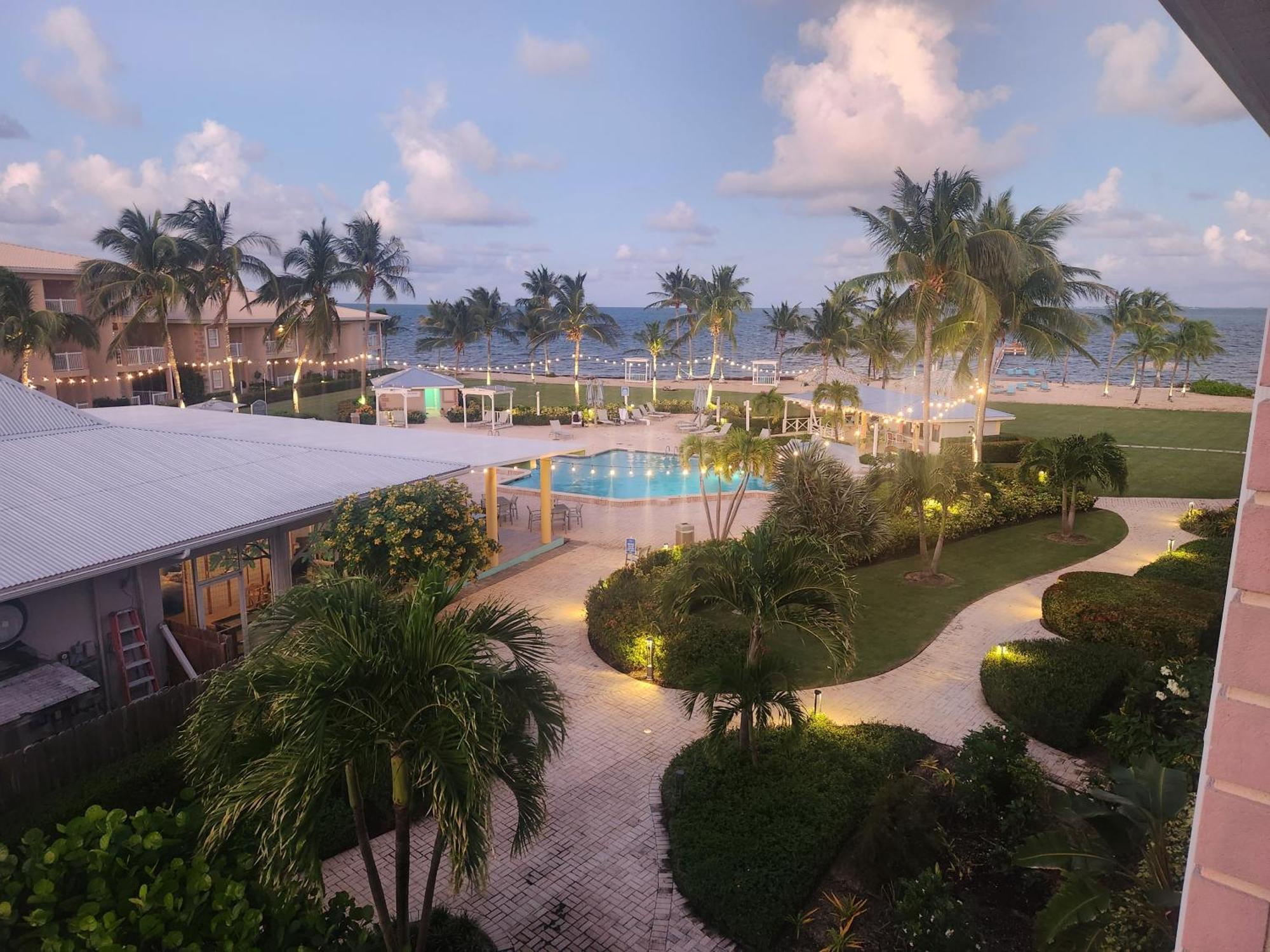 The Grand Caymanian Resort George Town Bagian luar foto