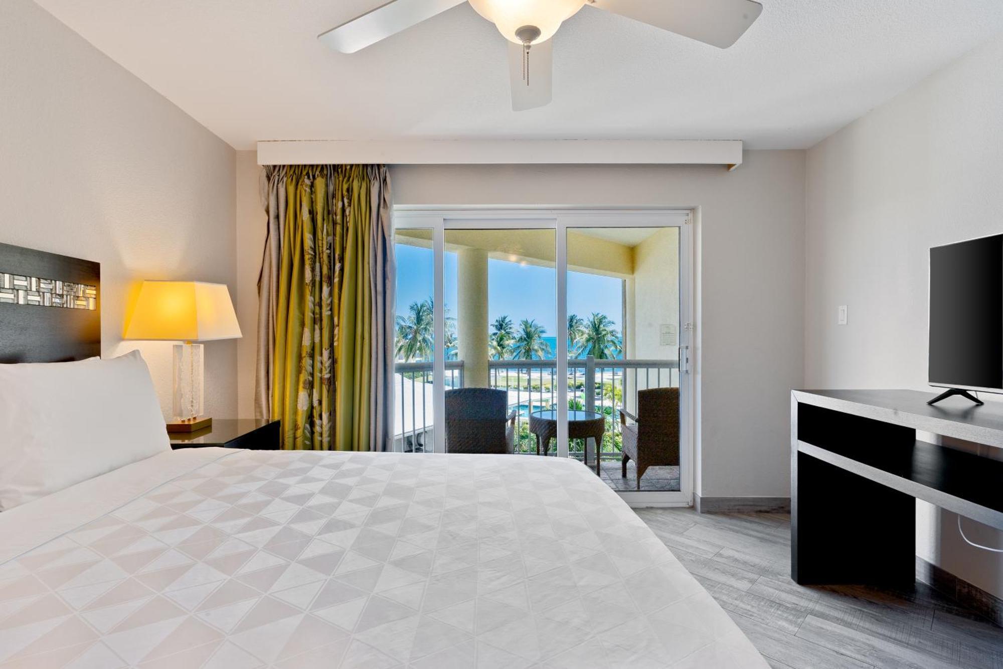 The Grand Caymanian Resort George Town Bagian luar foto