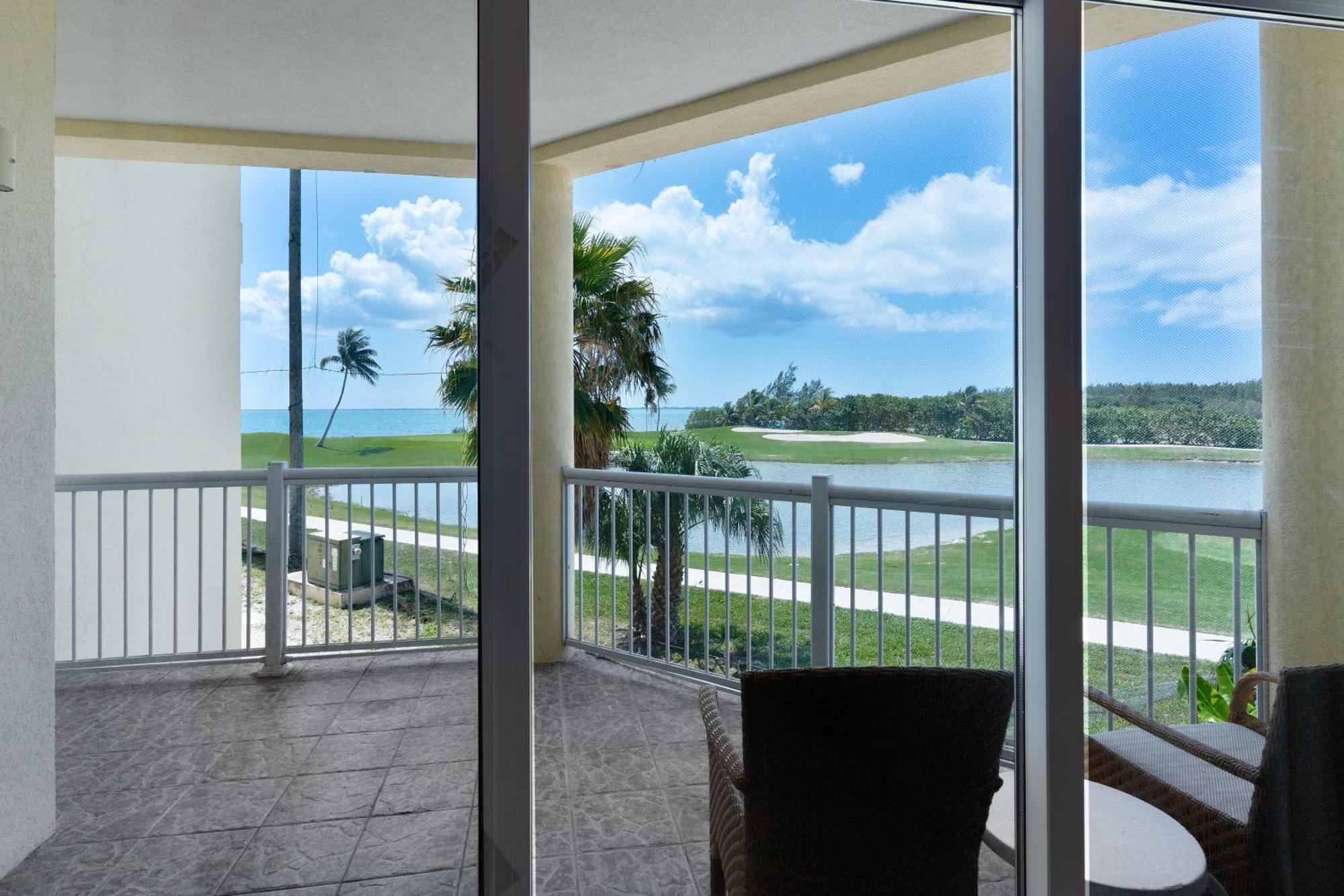 The Grand Caymanian Resort George Town Bagian luar foto