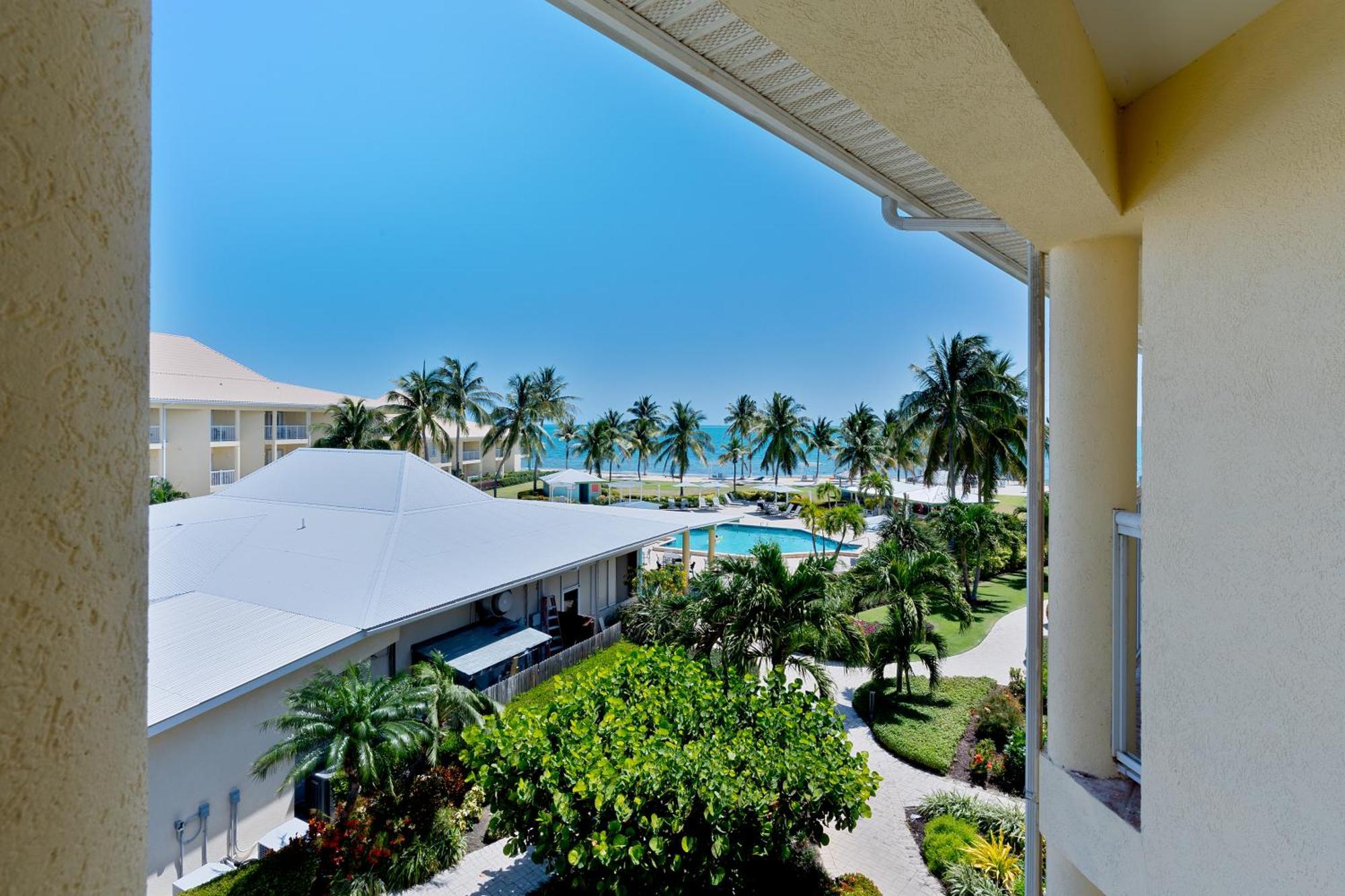 The Grand Caymanian Resort George Town Bagian luar foto