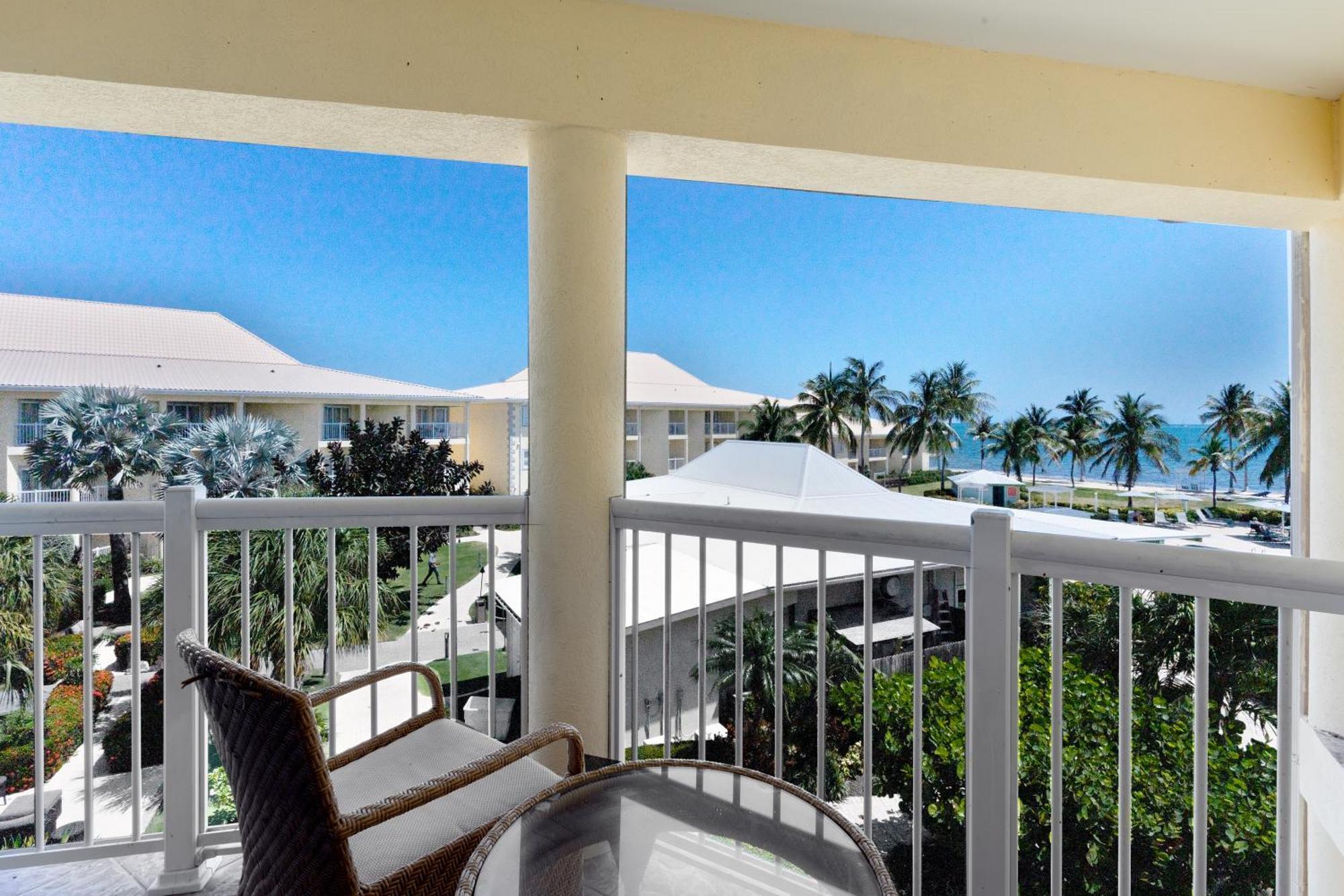 The Grand Caymanian Resort George Town Bagian luar foto