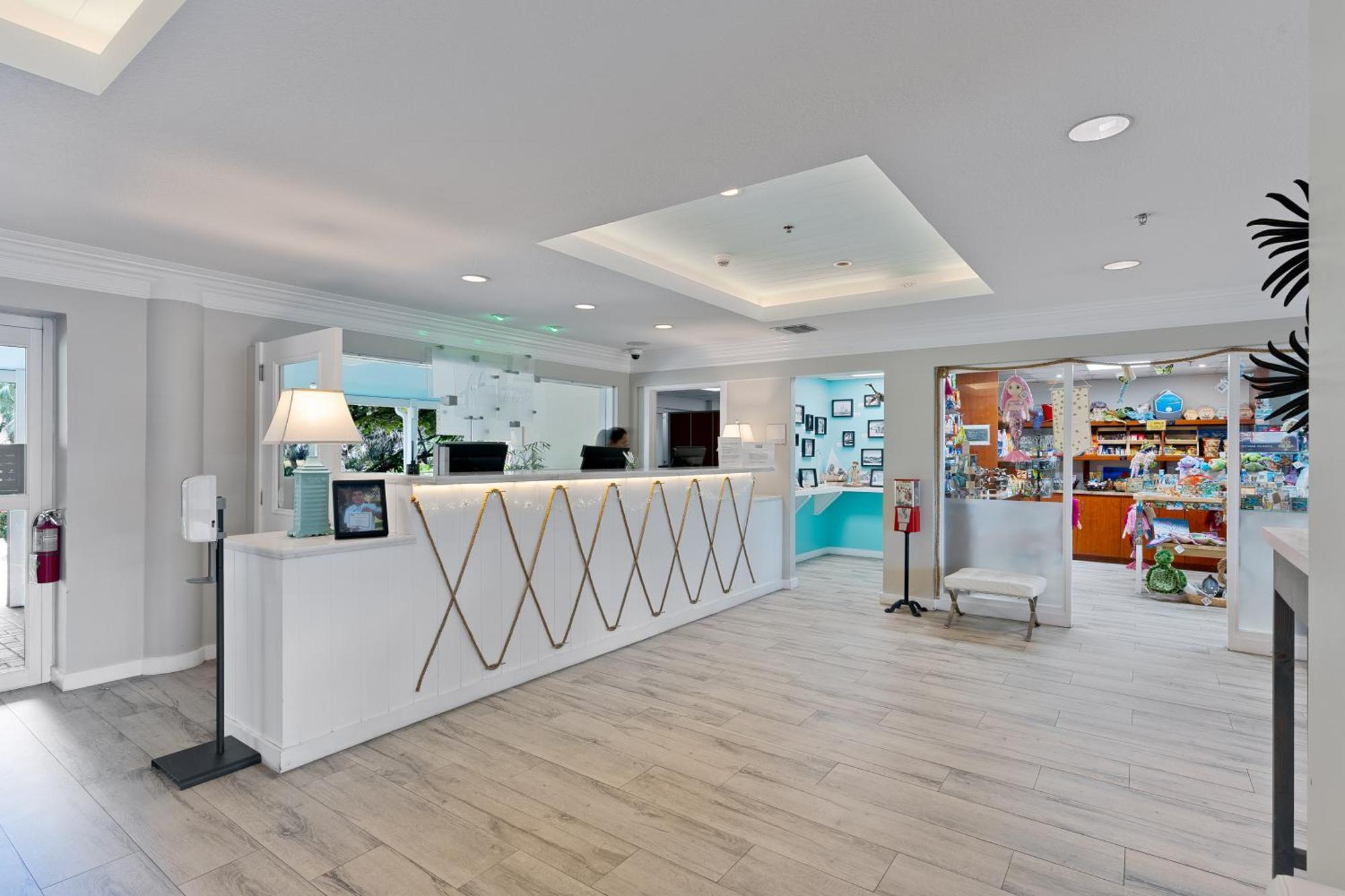 The Grand Caymanian Resort George Town Bagian luar foto